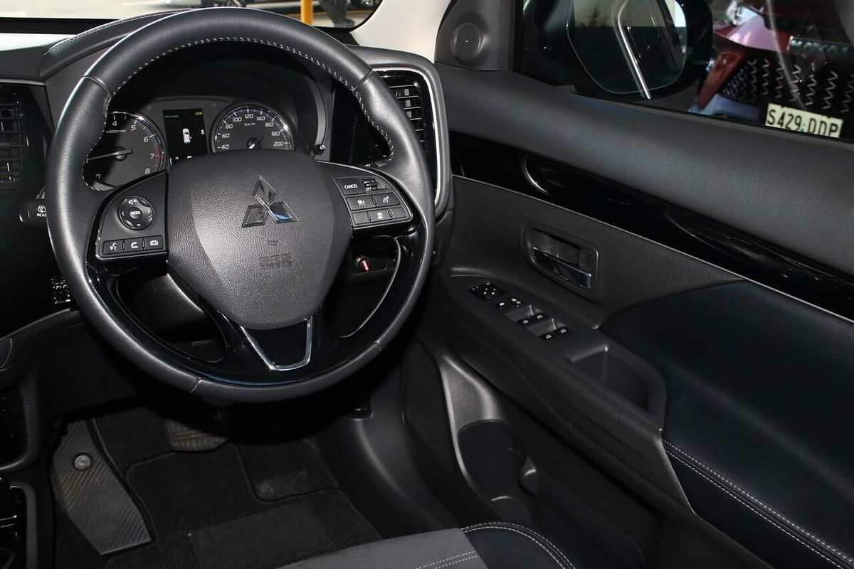 2020 Mitsubishi Outlander LS ZL