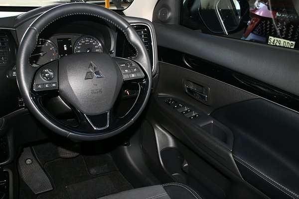 2020 Mitsubishi Outlander LS ZL