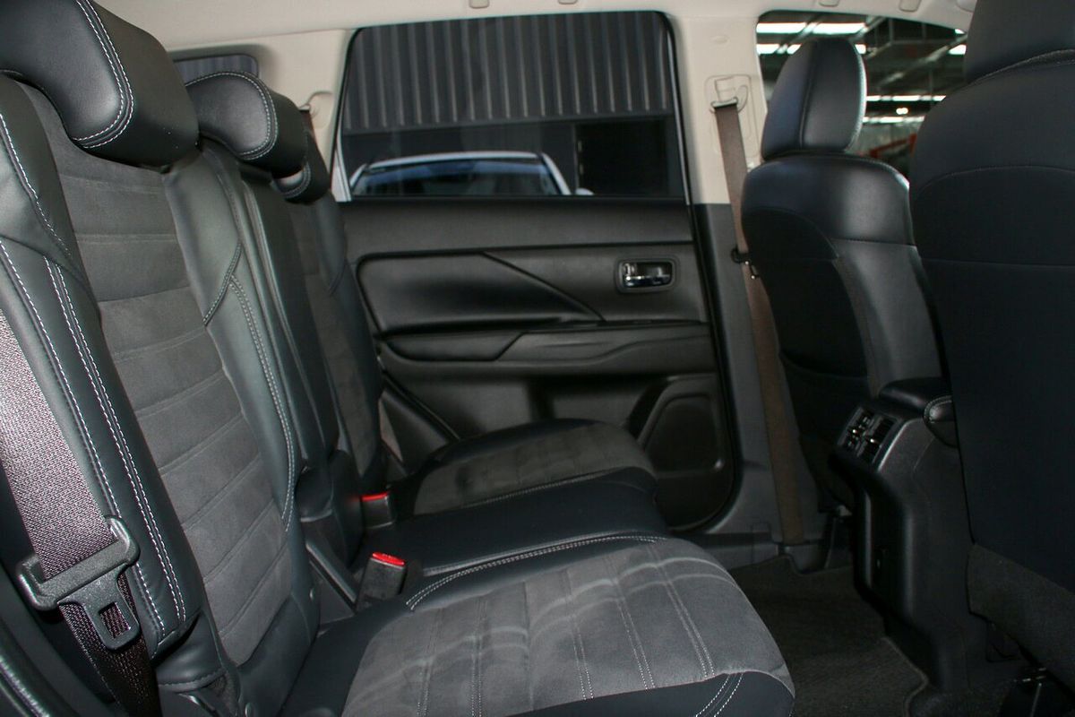 2020 Mitsubishi Outlander LS ZL