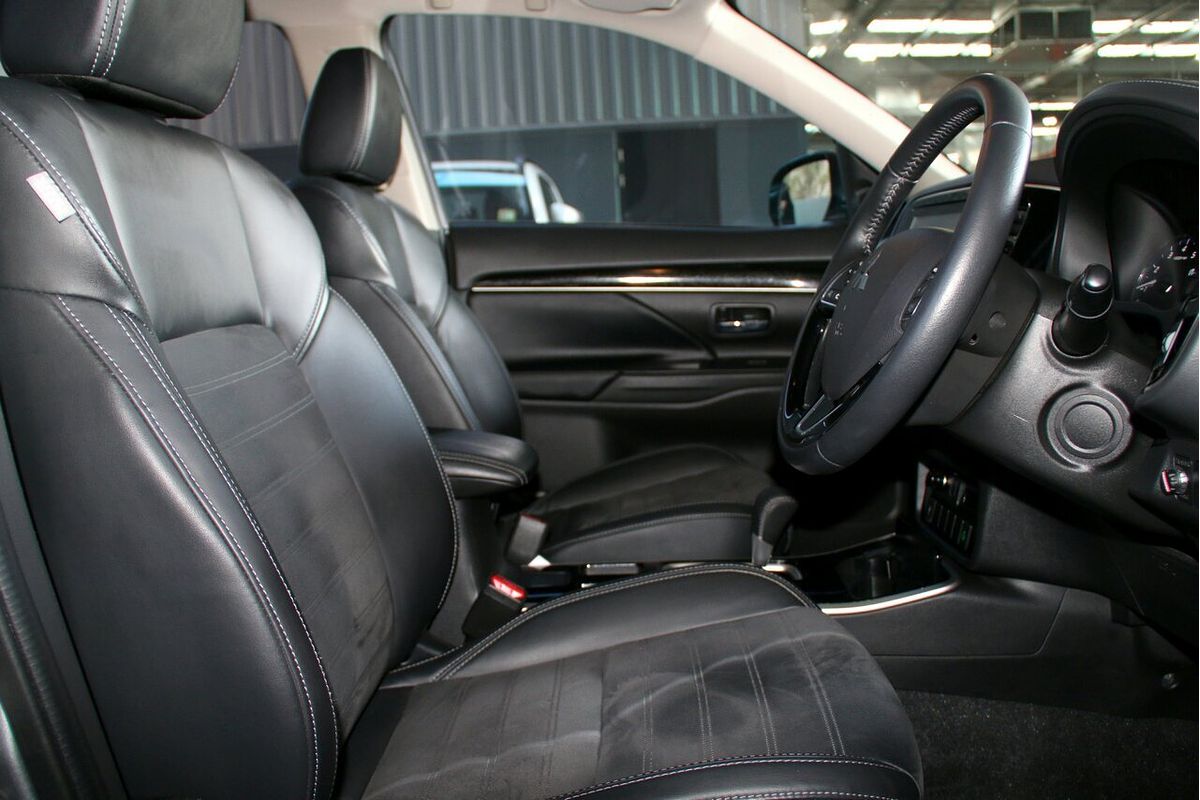 2020 Mitsubishi Outlander LS ZL