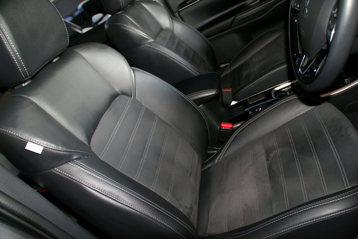 2020 Mitsubishi Outlander LS ZL