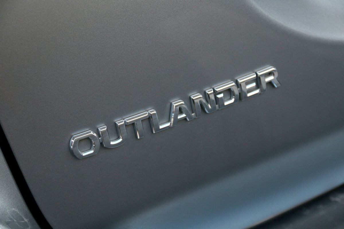2020 Mitsubishi Outlander LS ZL