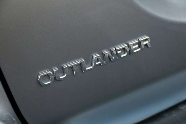 2020 Mitsubishi Outlander LS ZL