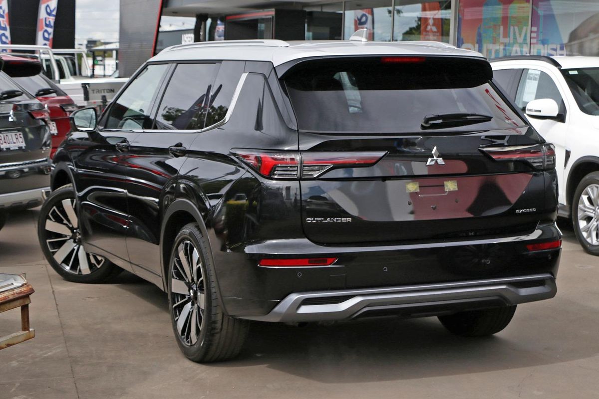 2025 Mitsubishi Outlander Exceed Tourer ZM