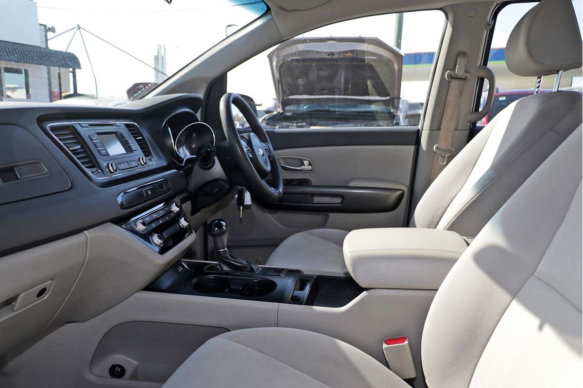 2015 Kia Carnival Si YP