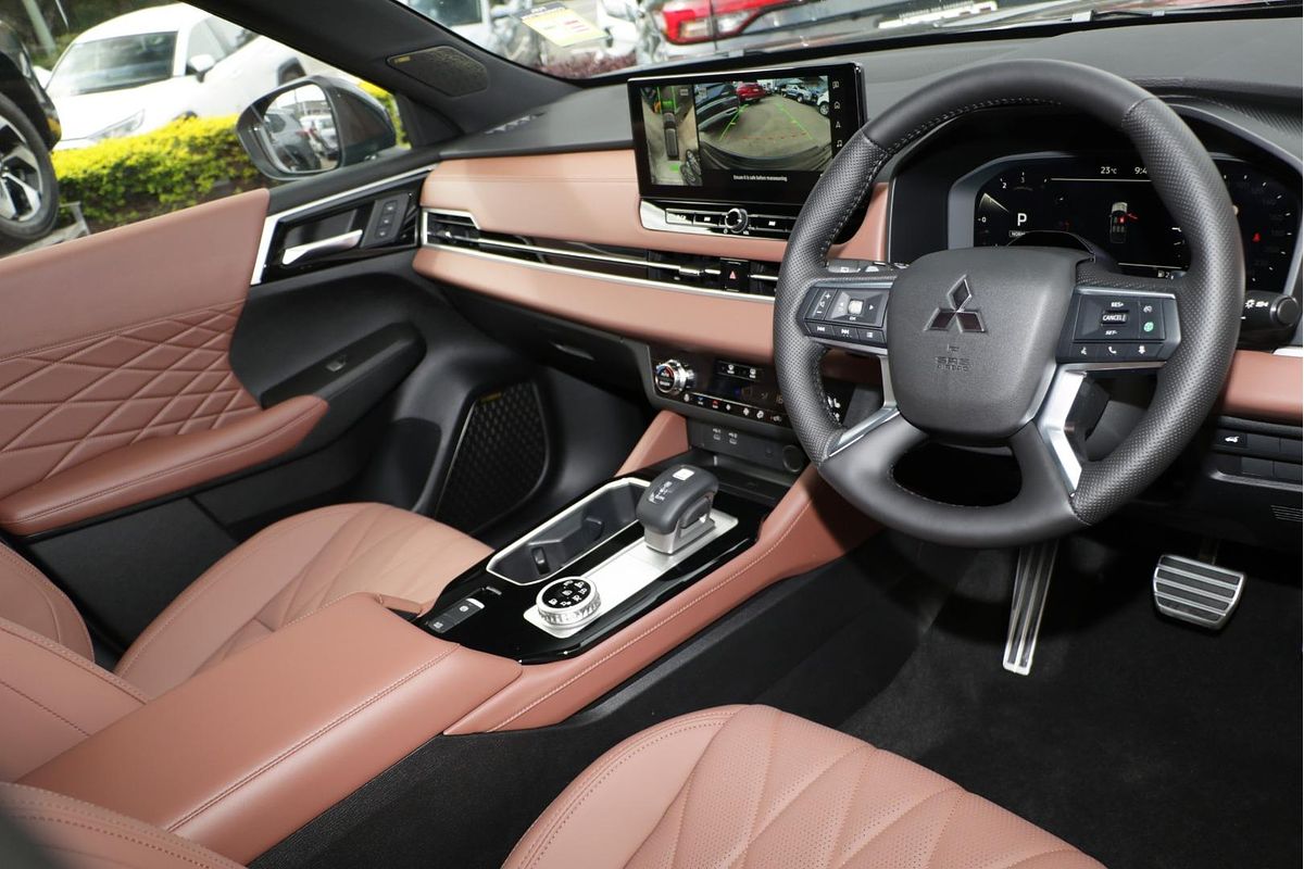2025 Mitsubishi Outlander Exceed Tourer ZM
