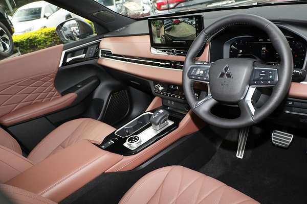2025 Mitsubishi Outlander Exceed Tourer ZM