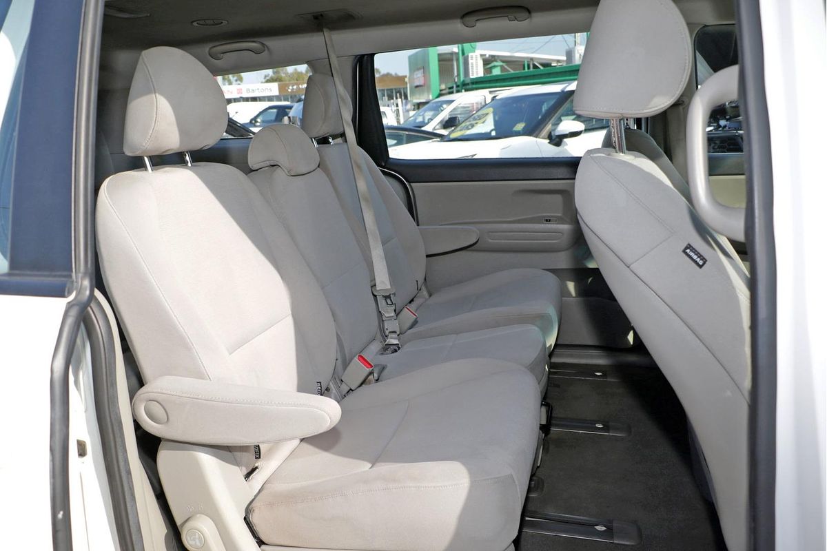 2015 Kia Carnival Si YP