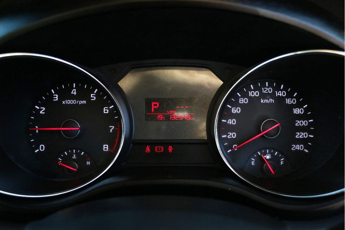 2015 Kia Carnival Si YP
