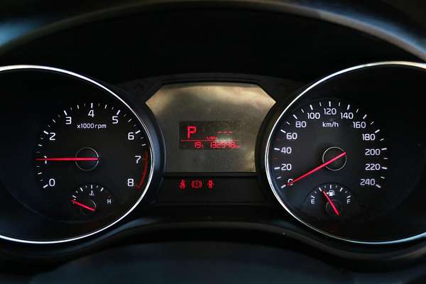 2015 Kia Carnival Si YP
