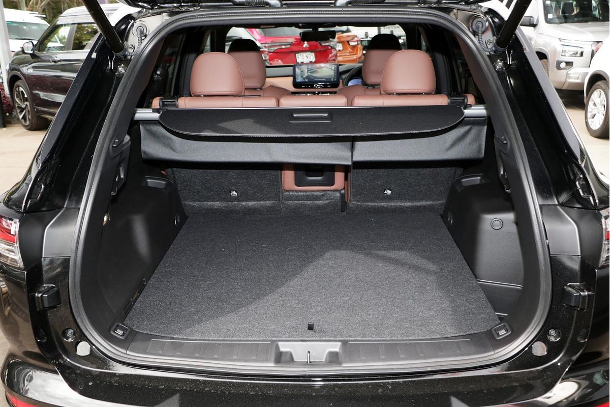 2025 Mitsubishi Outlander Exceed Tourer ZM