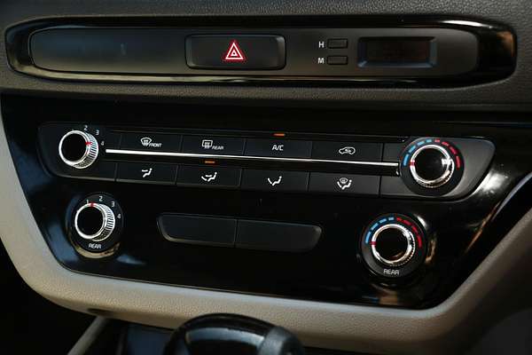 2015 Kia Carnival Si YP