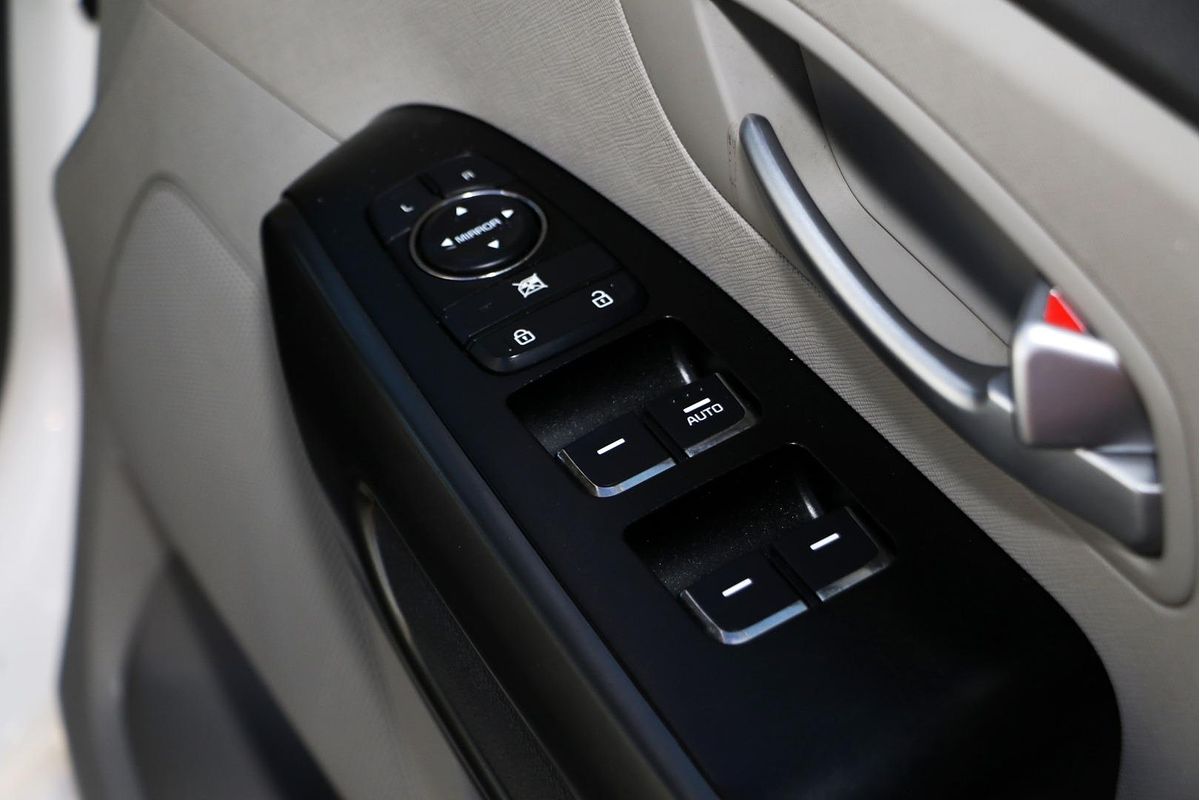 2015 Kia Carnival Si YP