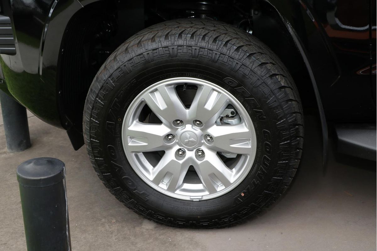 2025 Mitsubishi Triton GLX+ MV 4X4