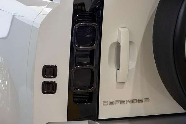 2024 Land Rover Defender 110 P300 S L663