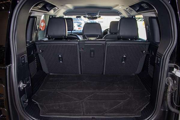 2024 Land Rover Defender 110 P300 S L663