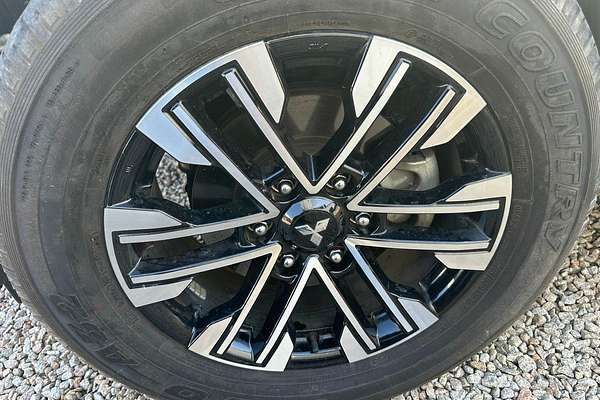 2022 Mitsubishi Pajero Sport GLS QF
