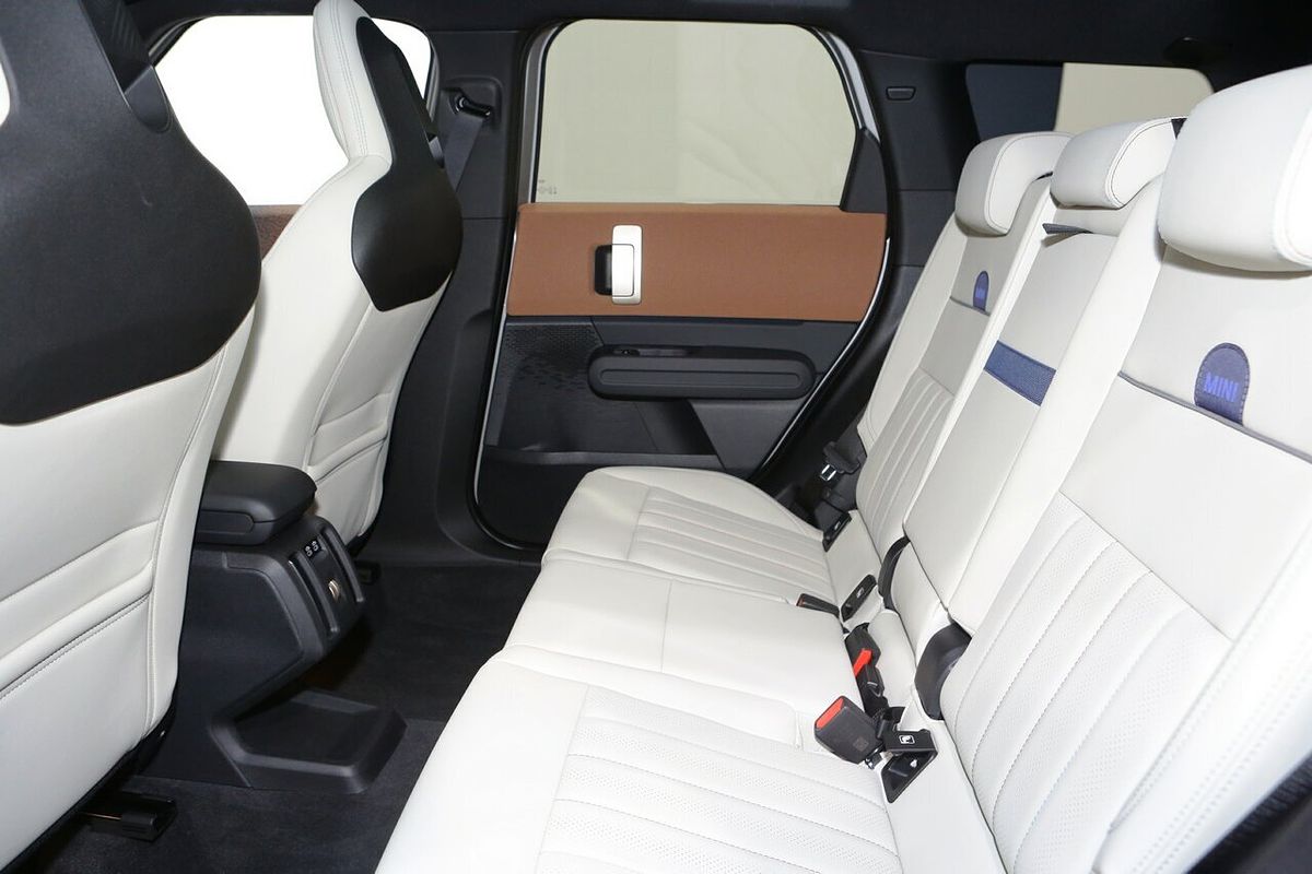 2024 MINI Countryman S Favoured U25