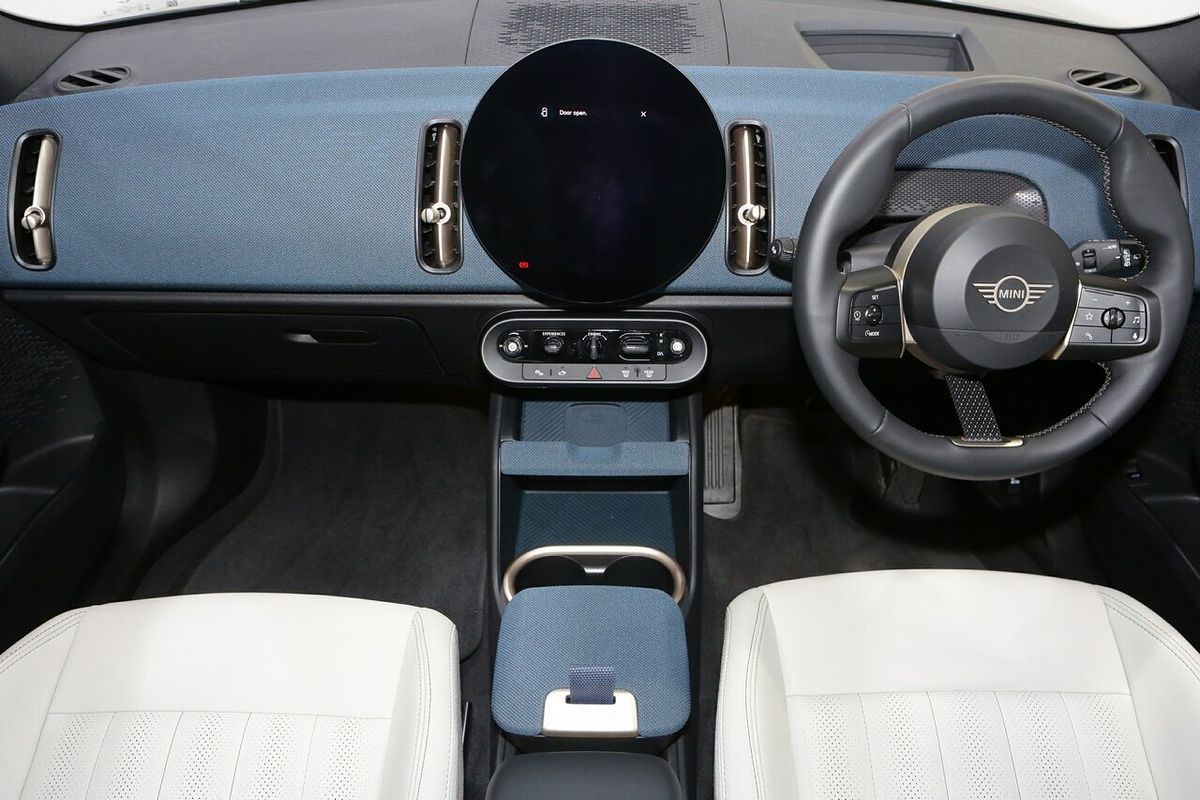 2024 MINI Countryman S Favoured U25