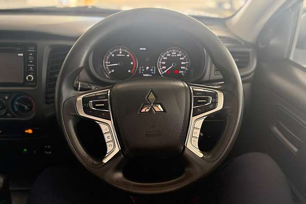 2019 Mitsubishi Triton GLX MR 4X4
