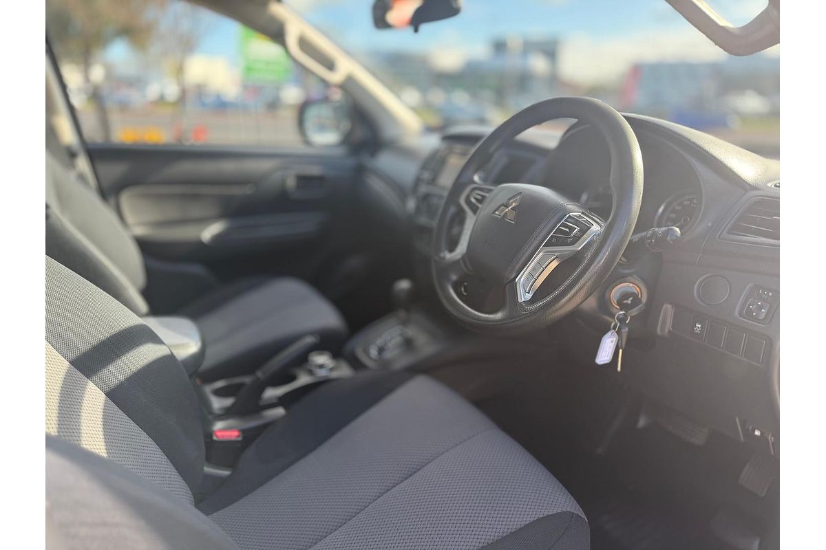 2019 Mitsubishi Triton GLX MR 4X4
