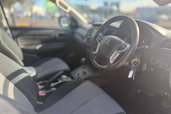 2019 Mitsubishi Triton GLX MR 4X4