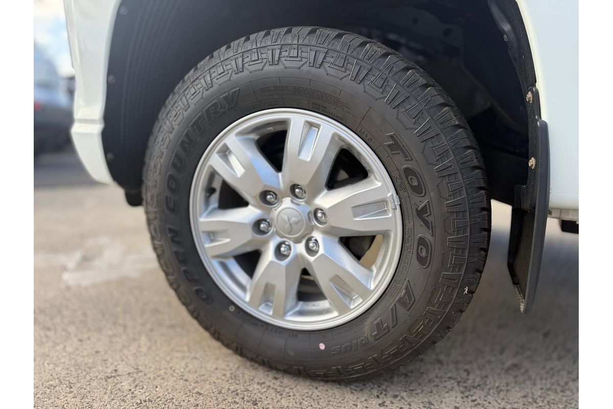 2019 Mitsubishi Triton GLX MR 4X4