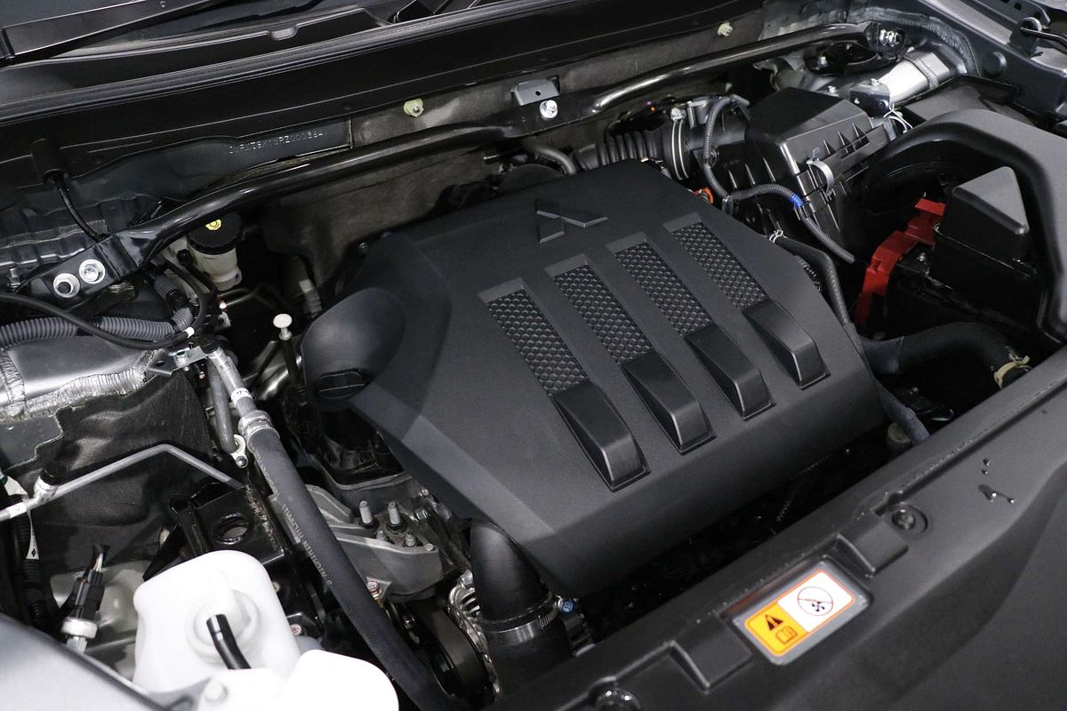 2023 Mitsubishi Eclipse Cross LS YB