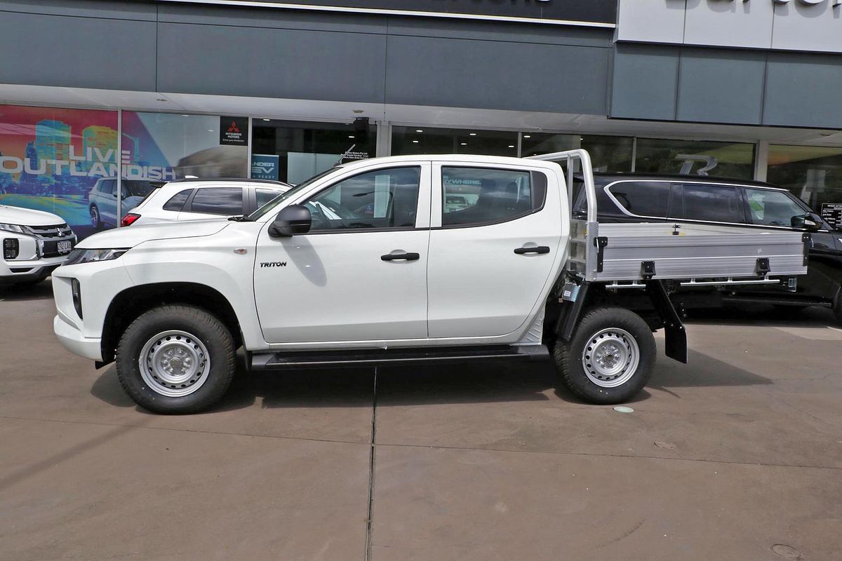 2024 Mitsubishi Triton GLX MR 4X4