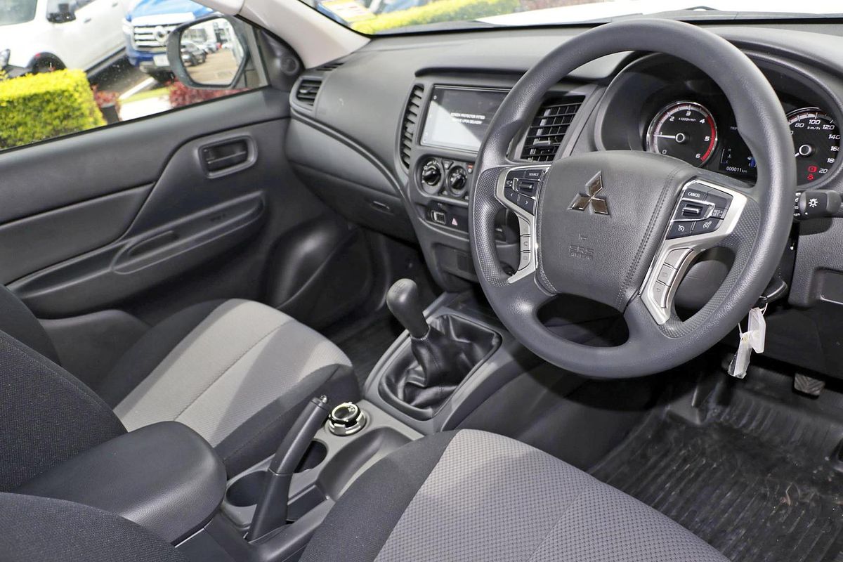 2024 Mitsubishi Triton GLX MR 4X4