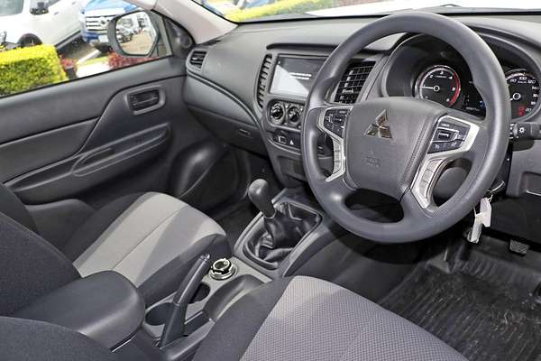 2024 Mitsubishi Triton GLX MR 4X4