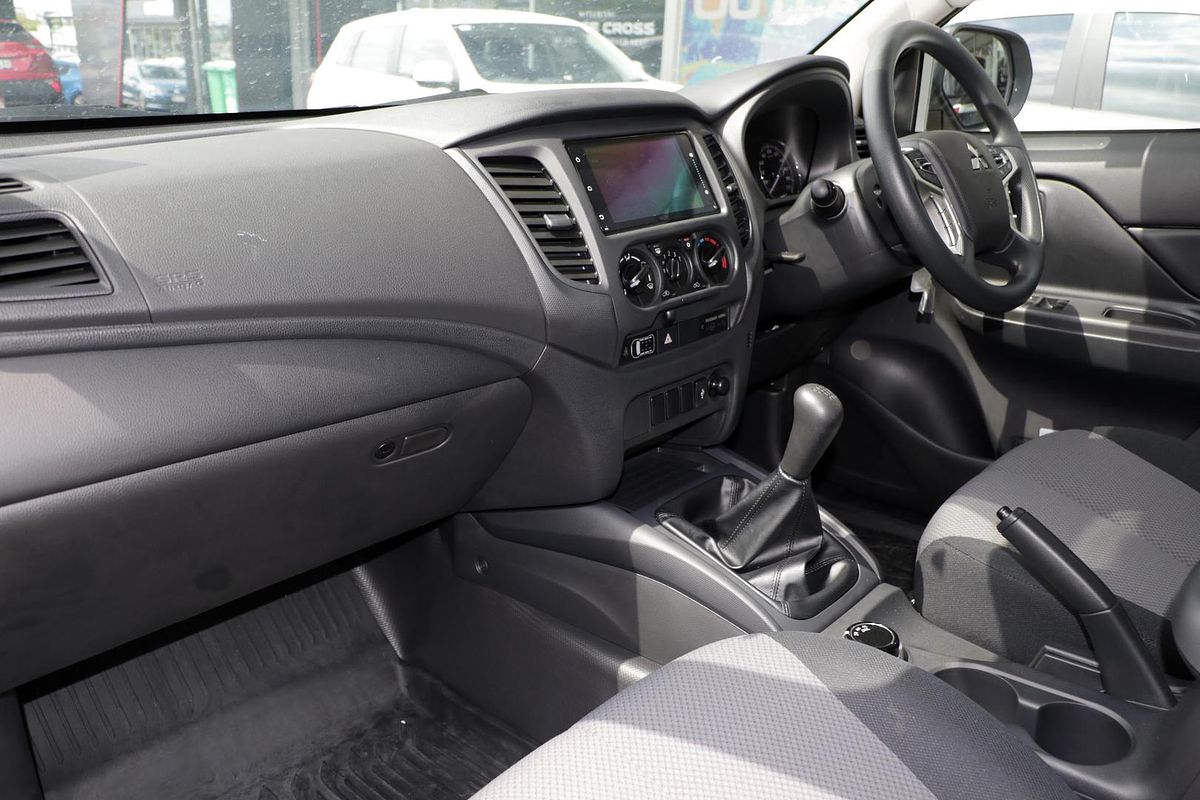 2024 Mitsubishi Triton GLX MR 4X4