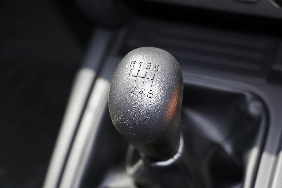 2024 Mitsubishi Triton GLX MR 4X4
