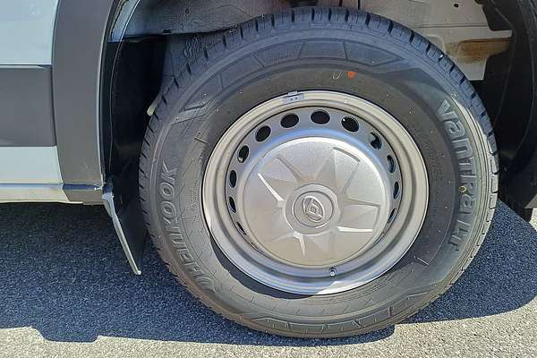 2024 LDV Deliver 9 LWB Mid Roof