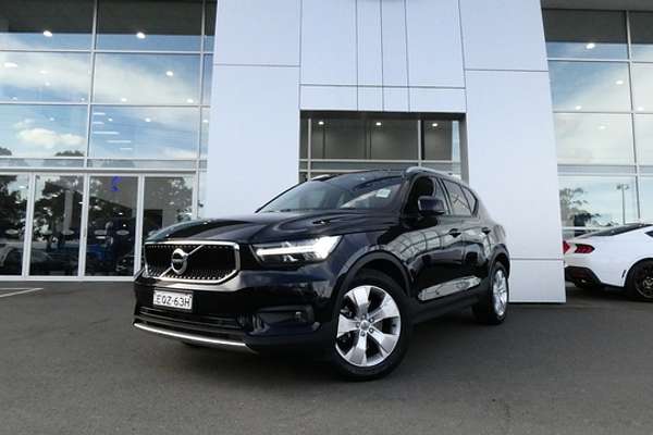 2021 Volvo XC40 T4 Momentum