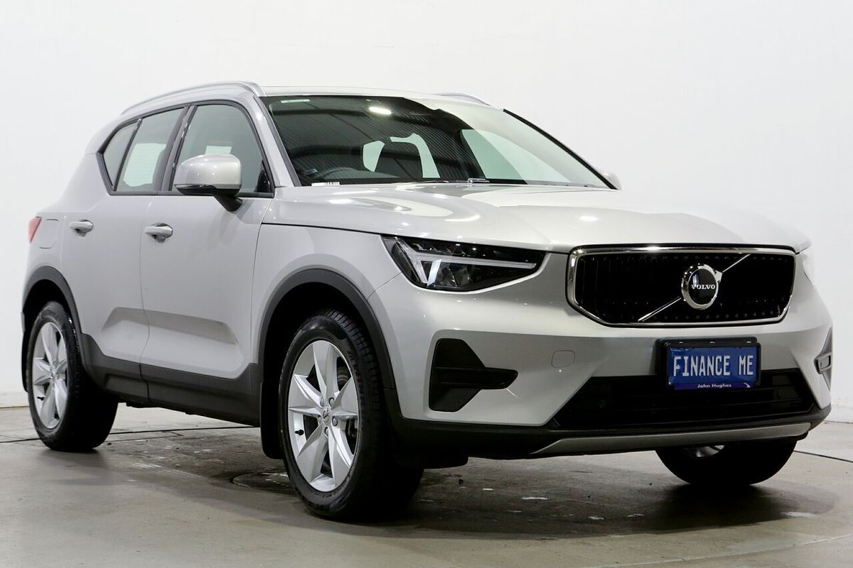 2022 Volvo XC40 Plus B4