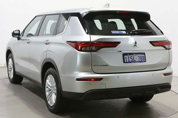 2023 Mitsubishi Outlander ES ZM