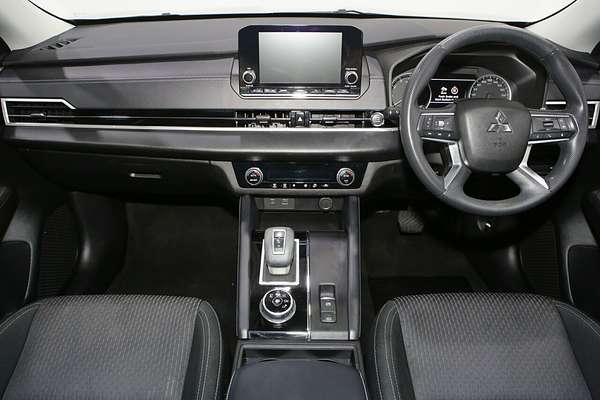 2023 Mitsubishi Outlander ES ZM