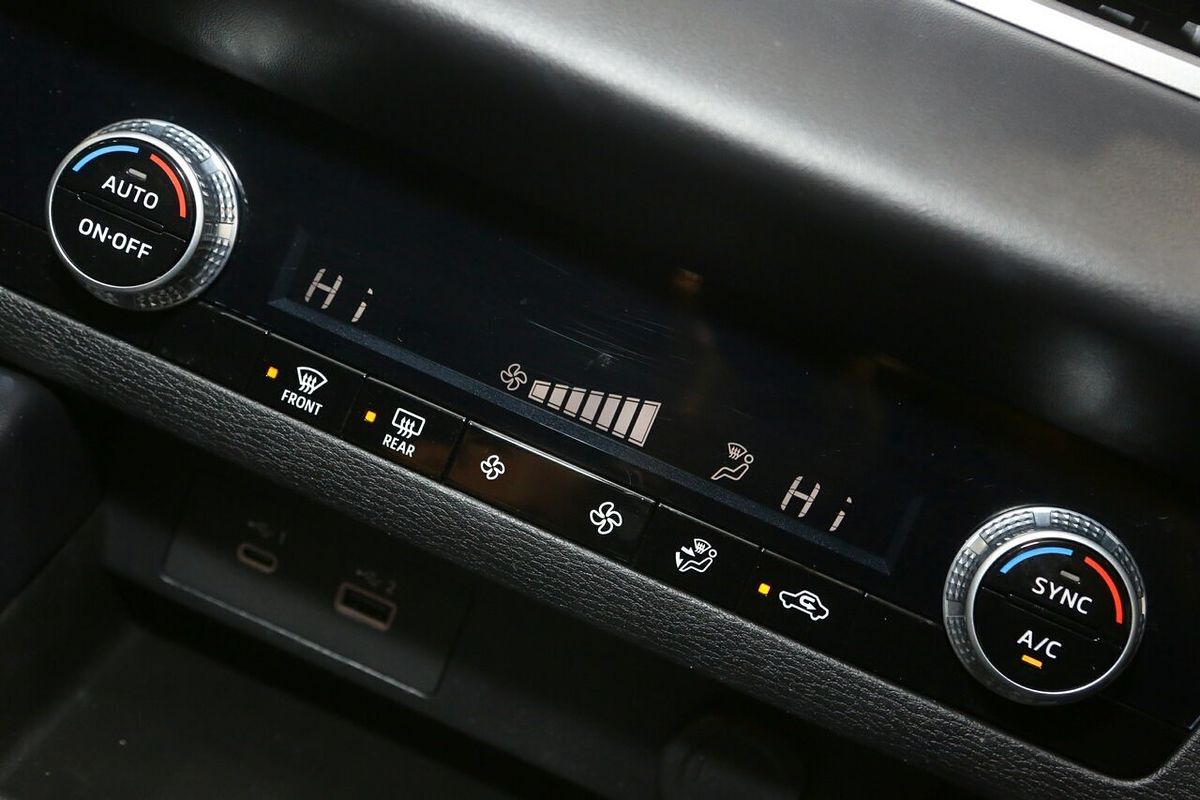2023 Mitsubishi Outlander ES ZM