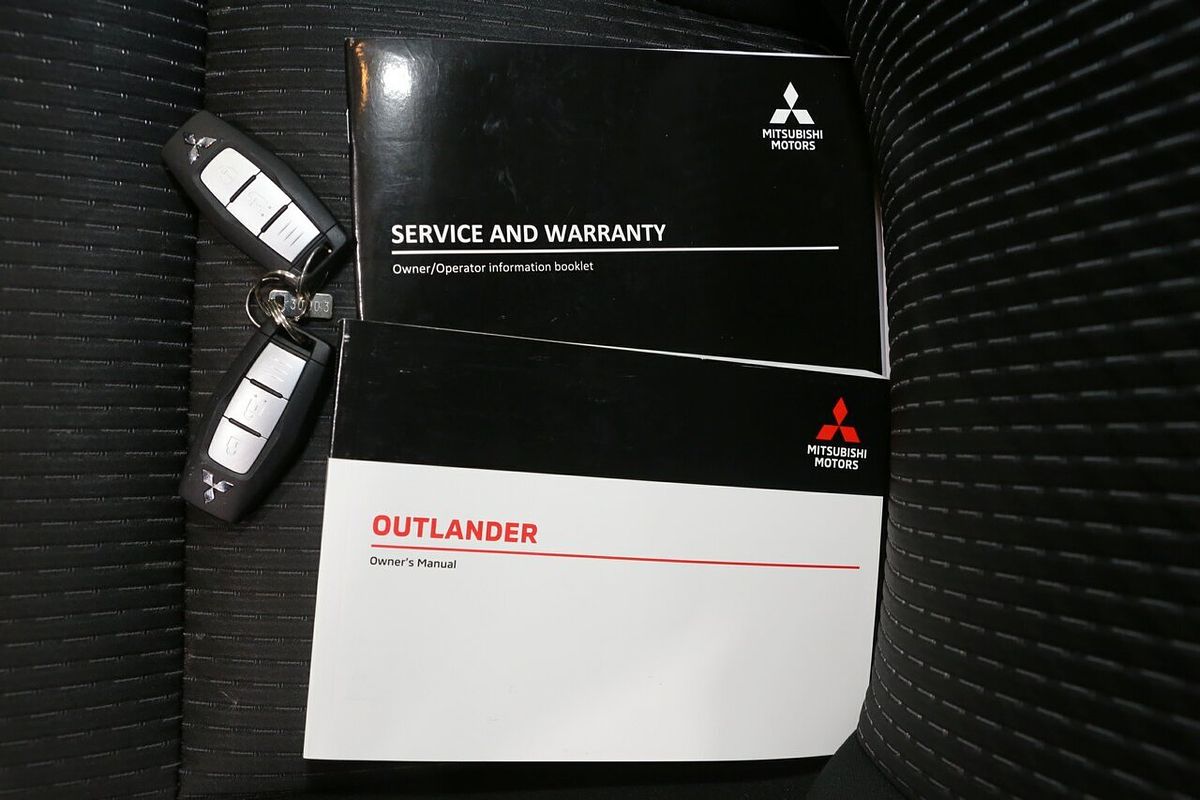 2023 Mitsubishi Outlander ES ZM