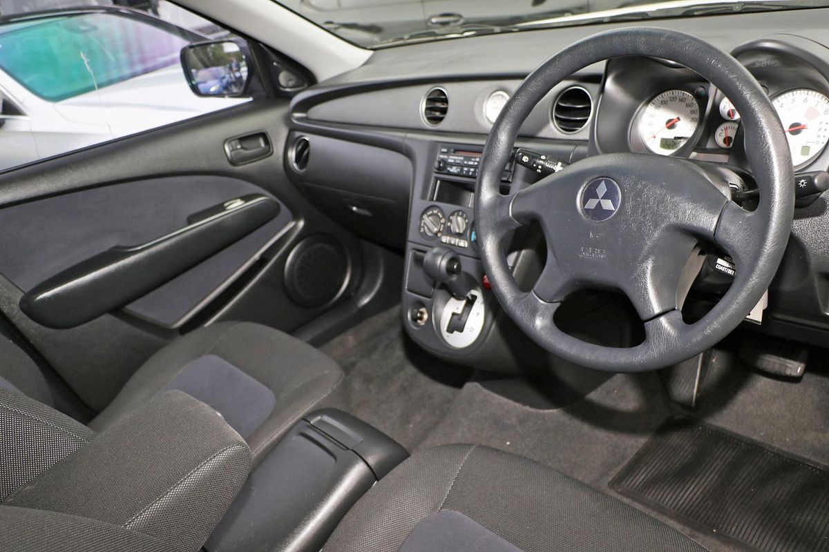 2005 Mitsubishi Outlander LS ZF