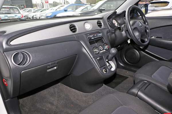 2005 Mitsubishi Outlander LS ZF
