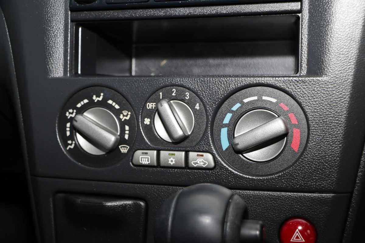 2005 Mitsubishi Outlander LS ZF