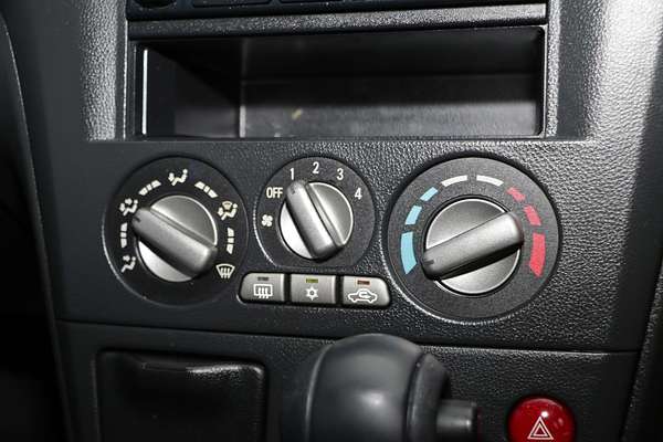2005 Mitsubishi Outlander LS ZF