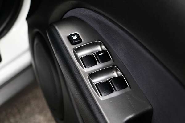 2005 Mitsubishi Outlander LS ZF