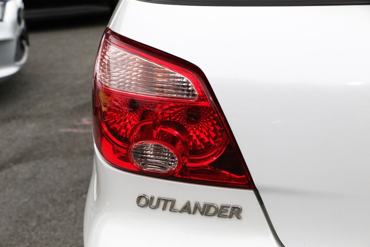 2005 Mitsubishi Outlander LS ZF