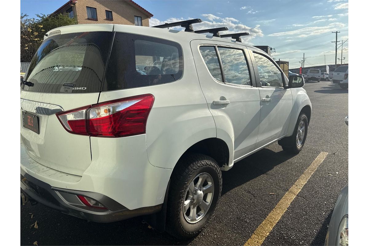 2017 Isuzu MU-X LS-M