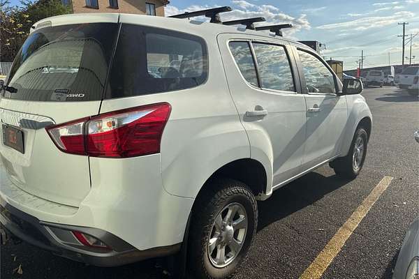 2017 Isuzu MU-X LS-M