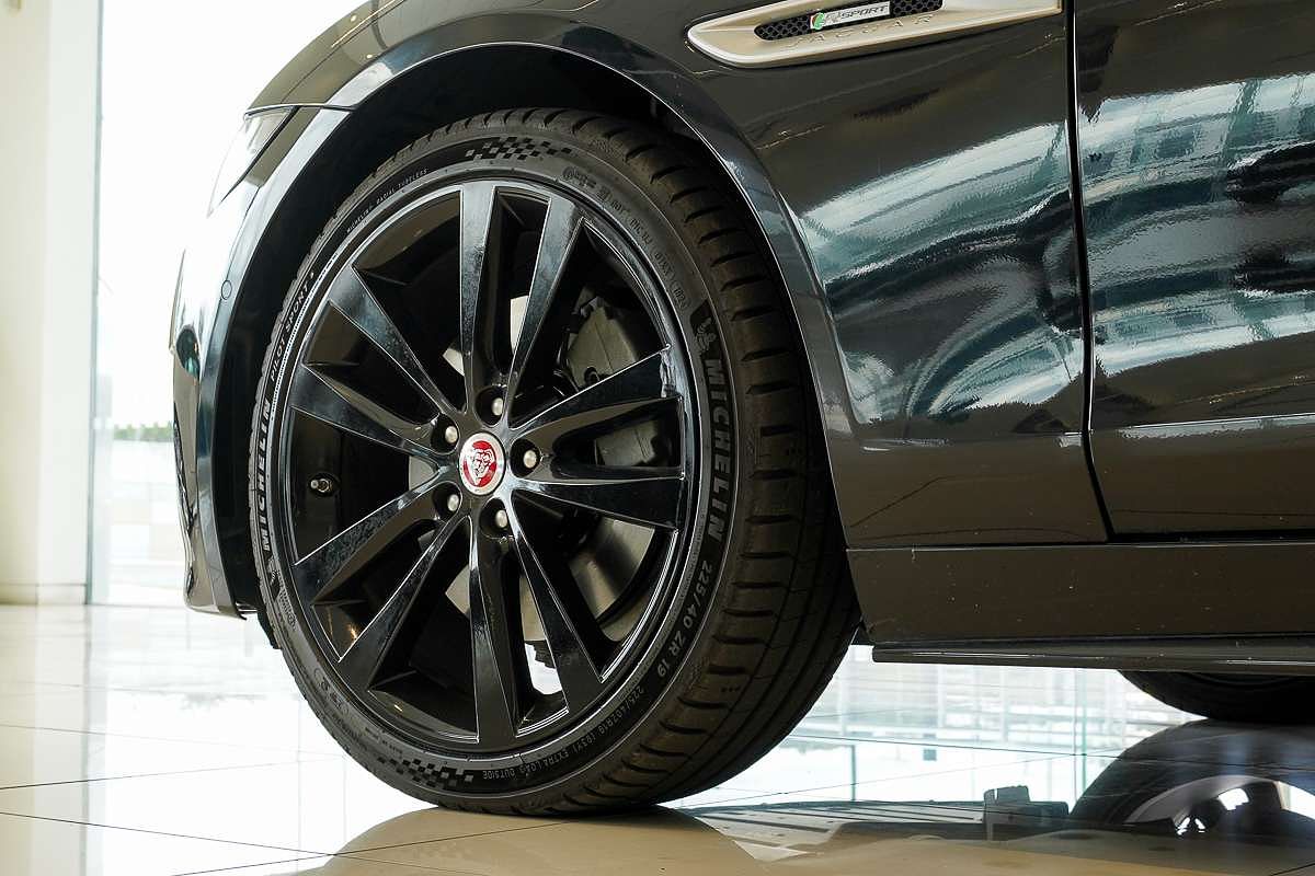 2018 Jaguar XE 25t R-Sport X760