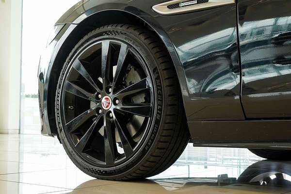 2018 Jaguar XE 25t R-Sport X760